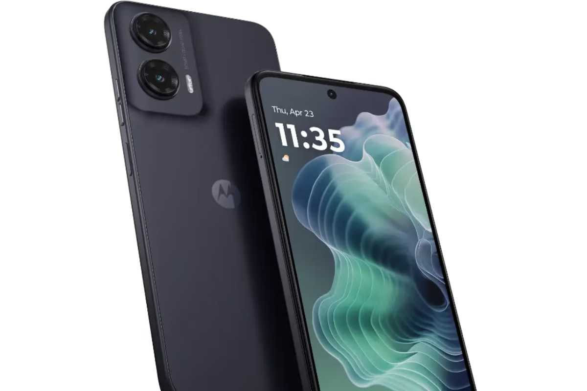 Vista fronte e retro del Motorola Moto G35