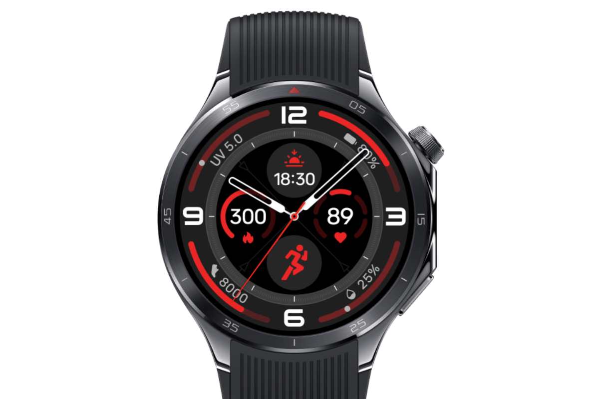 OnePlus Watch 3 con display rosso e nero