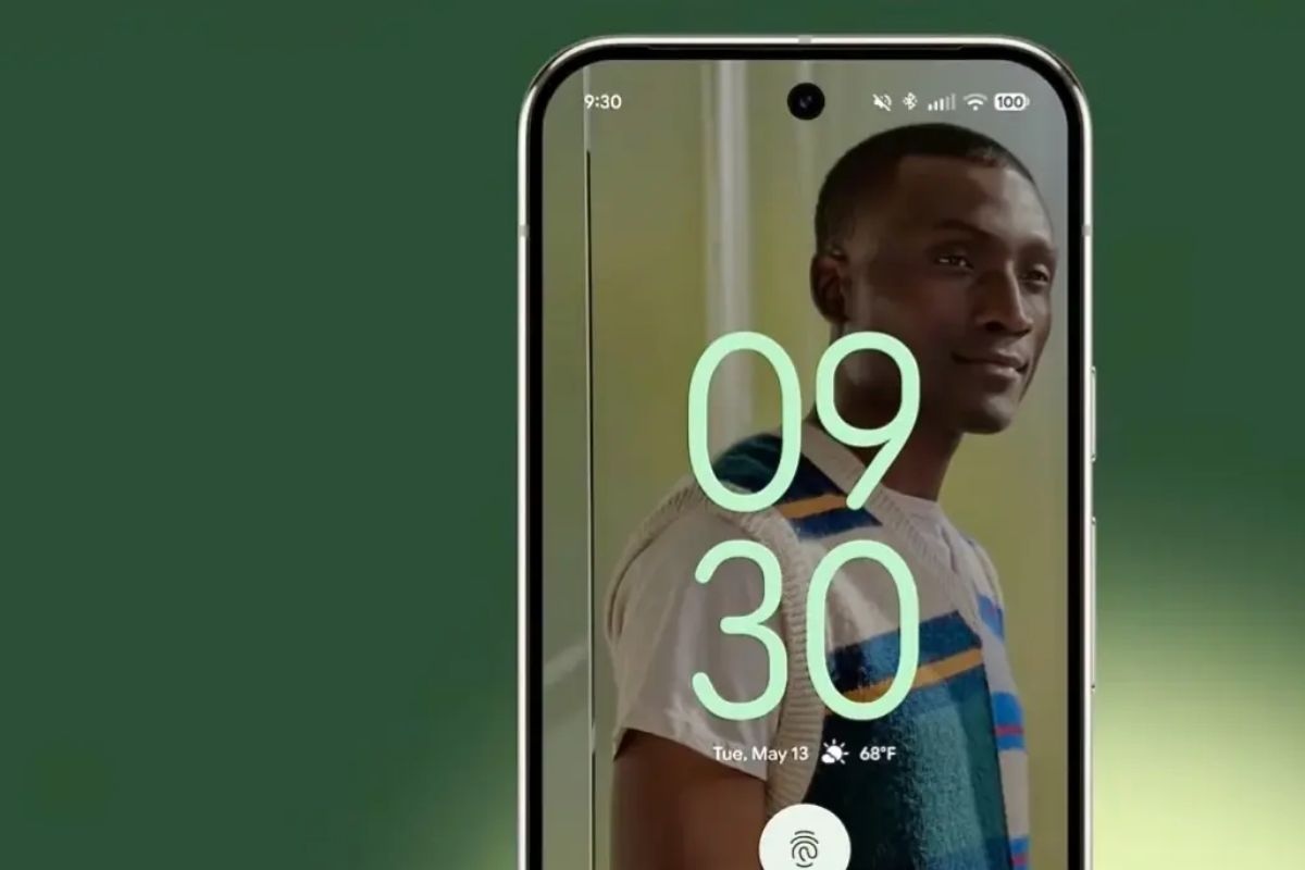 smartphone con foto di ragazzo, orario 09:30