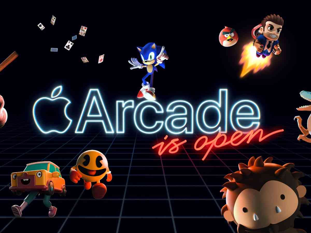 immagine di apple arcade banner con personaggi dei giochi e logo