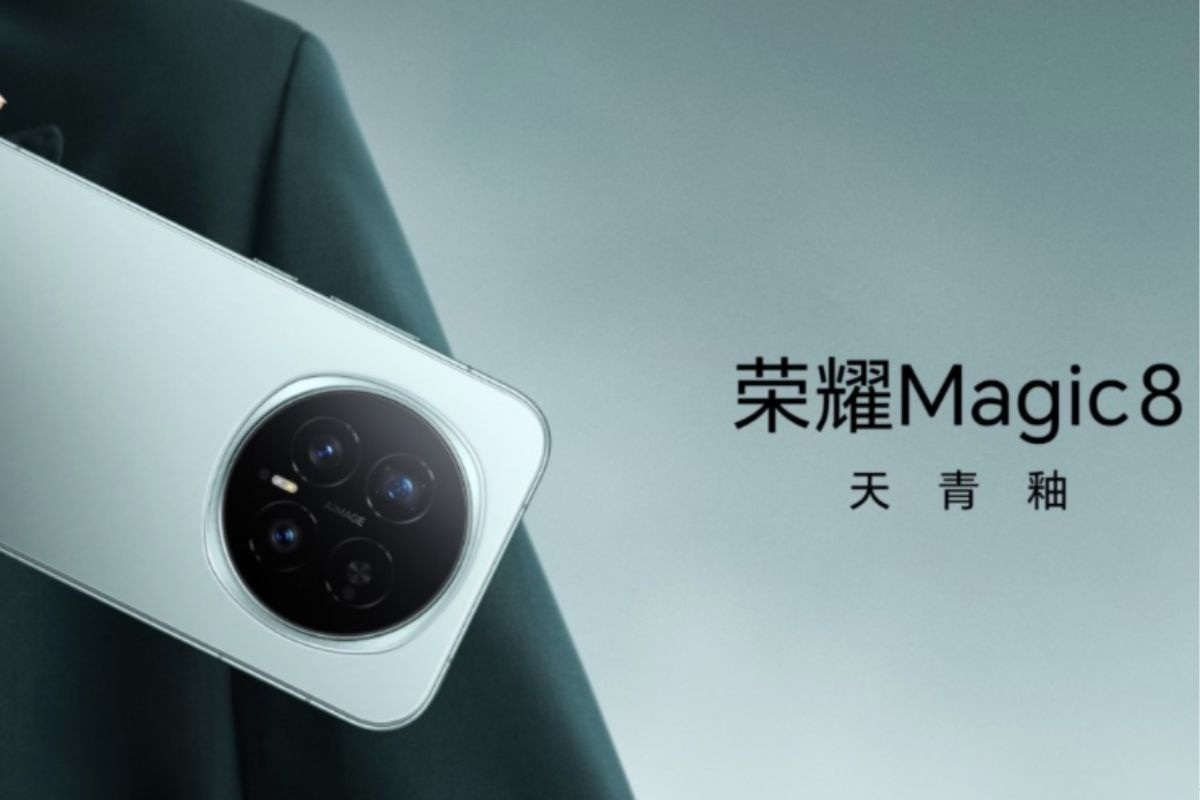 telefono honor tenut da uomo con giacca verde, scritta Magic8 con caratteri cinesi