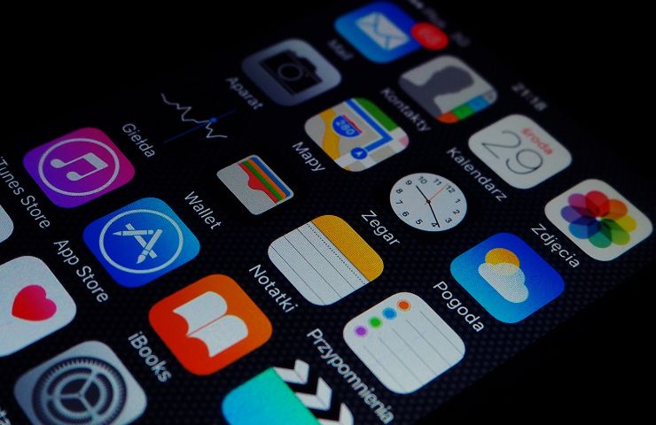 schermata di iOS su un iPhone vista dall'alto