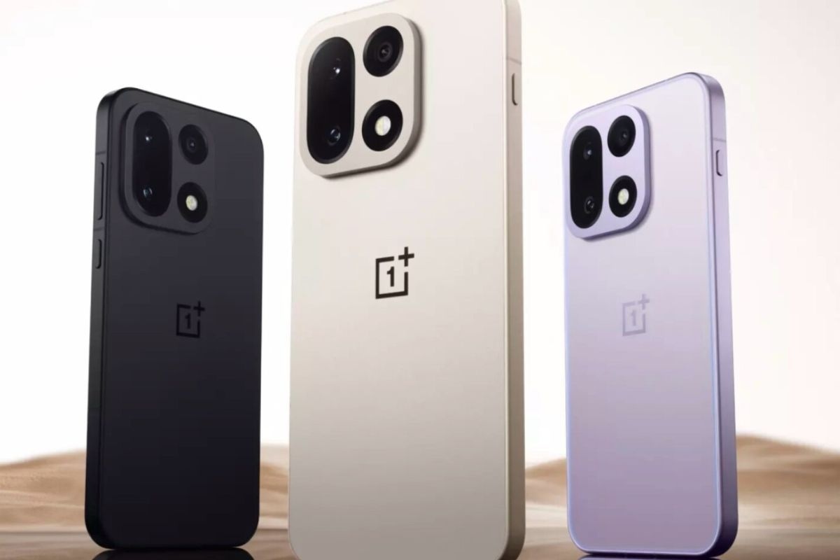 tre telefoni oneplus 15 bianco, perla, nero