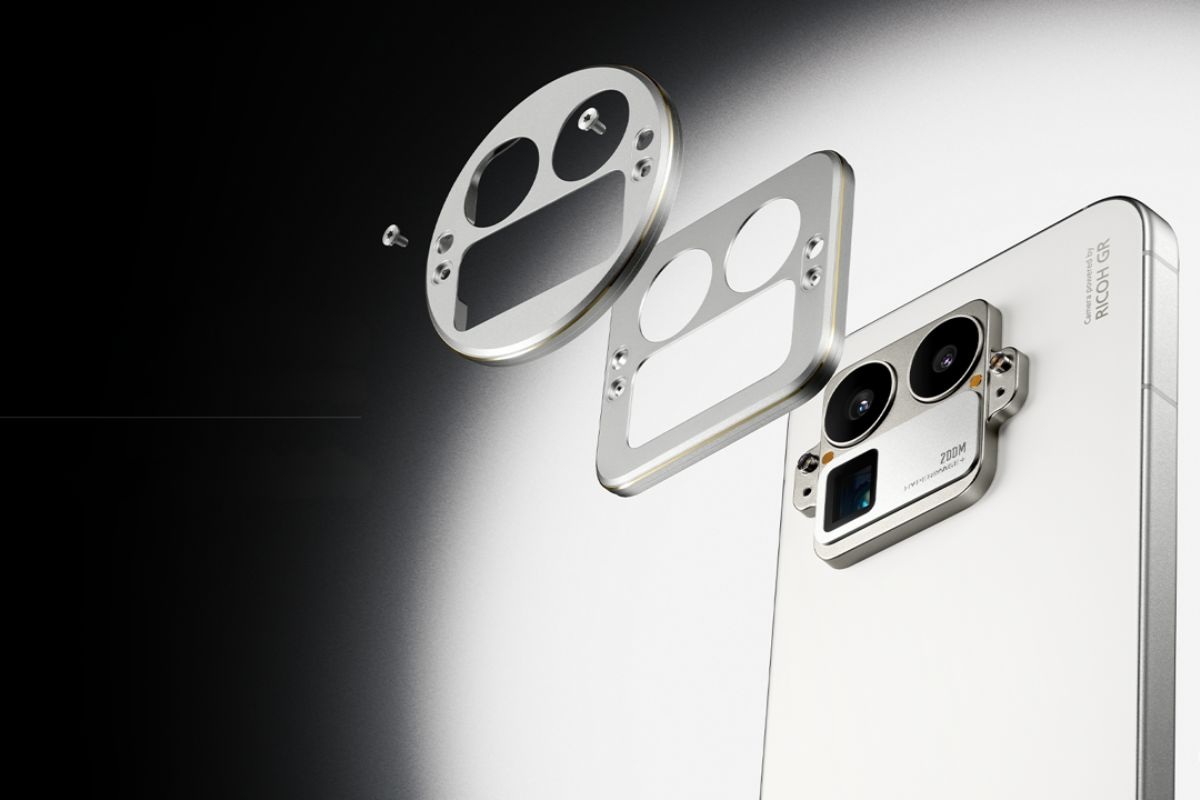 smartphone realme con mascherine lente fotografica, una rotonda una quadrata