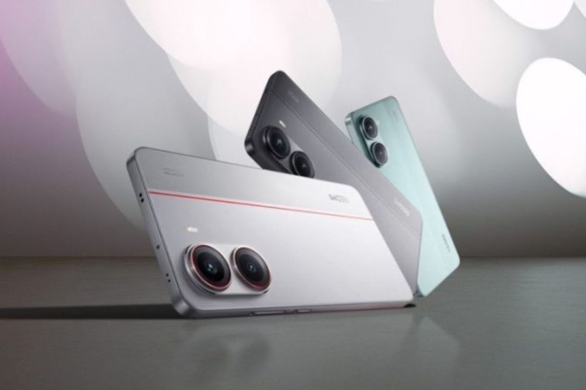 tre smartphone redmi, uno sdraiato, uno obliquo, uno in piedi