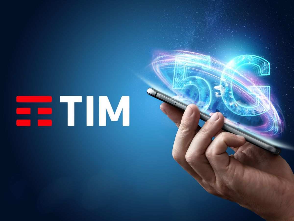 telefono con simbolo del 5G e logo TIM