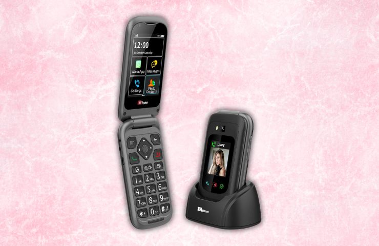 tt fone tt970 senior flip aperto e chiuso su sfondo rosa