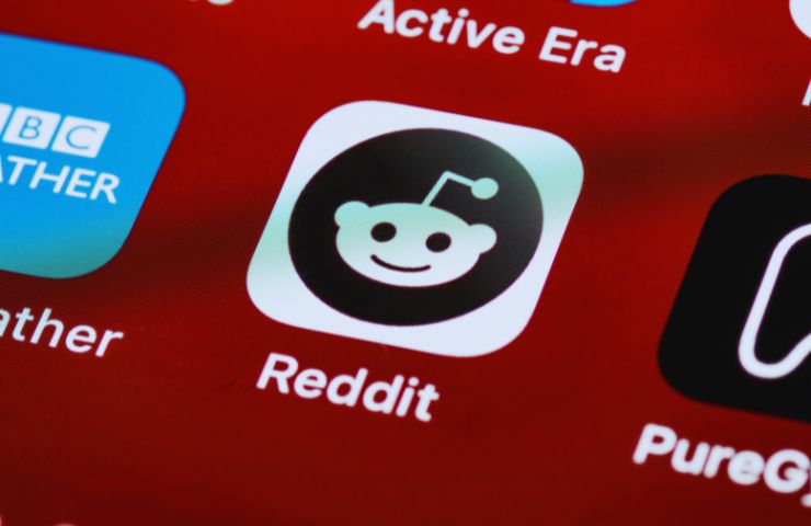 primo piano su app Reddit