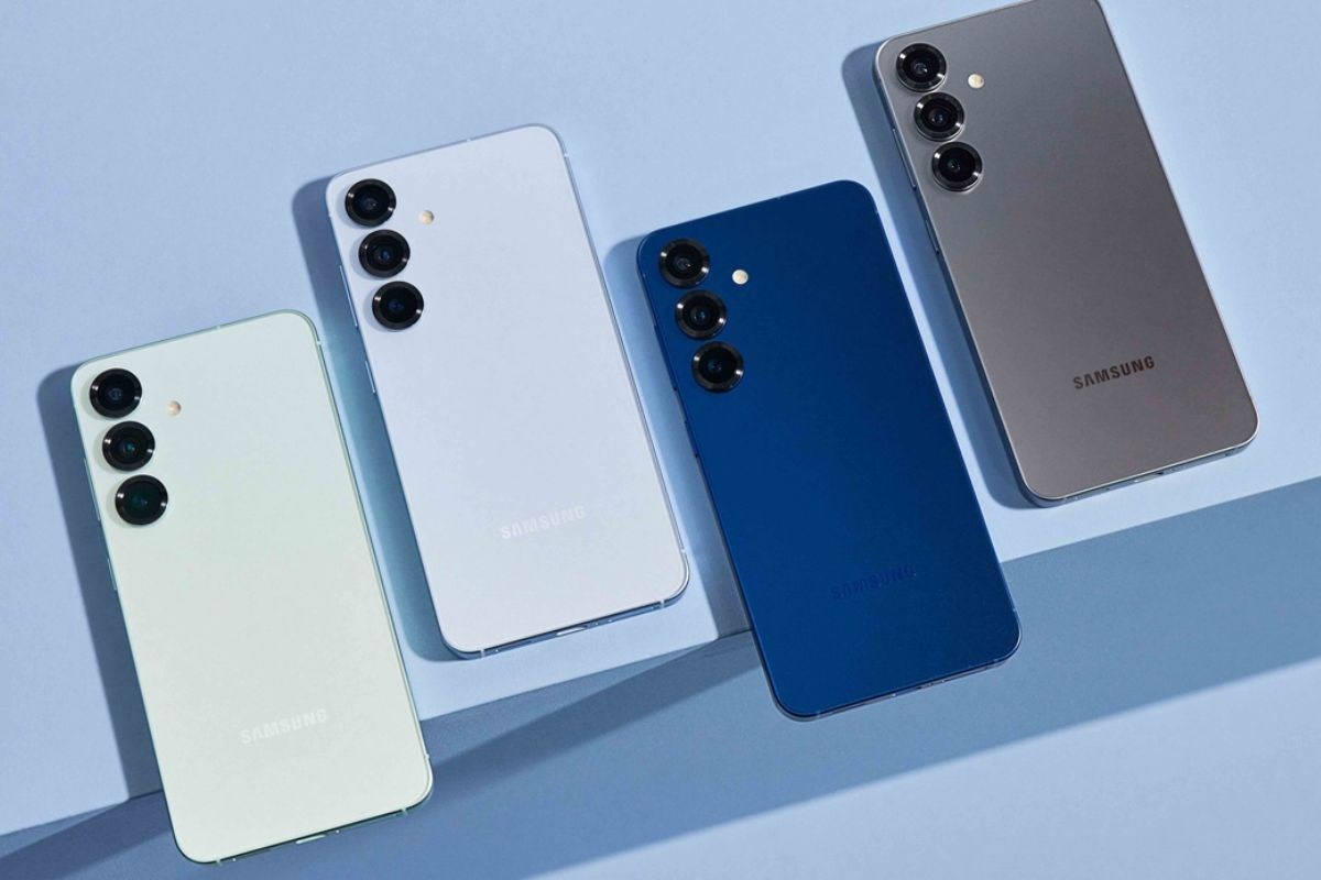 4 smartphone samsung girati con telecamera a vista